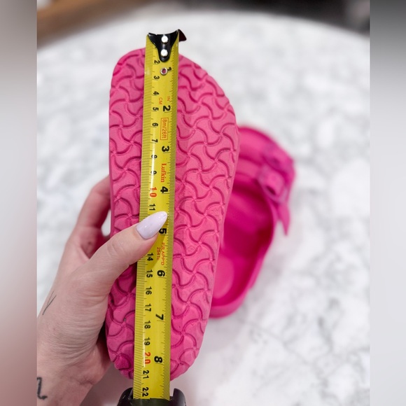 Birkenstock EVA Arizona Kids Size 33 Hot Pink Sandals Waterproof Slide Summer - Picture 6 of 9